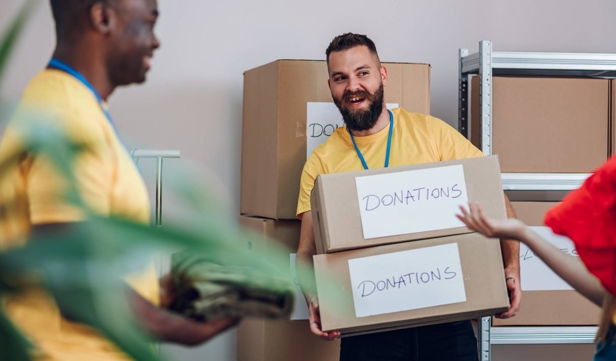 Group Of Multiracial Volunteers Working In Communi 2022 10 27 04 17 52 Utc 1220x715