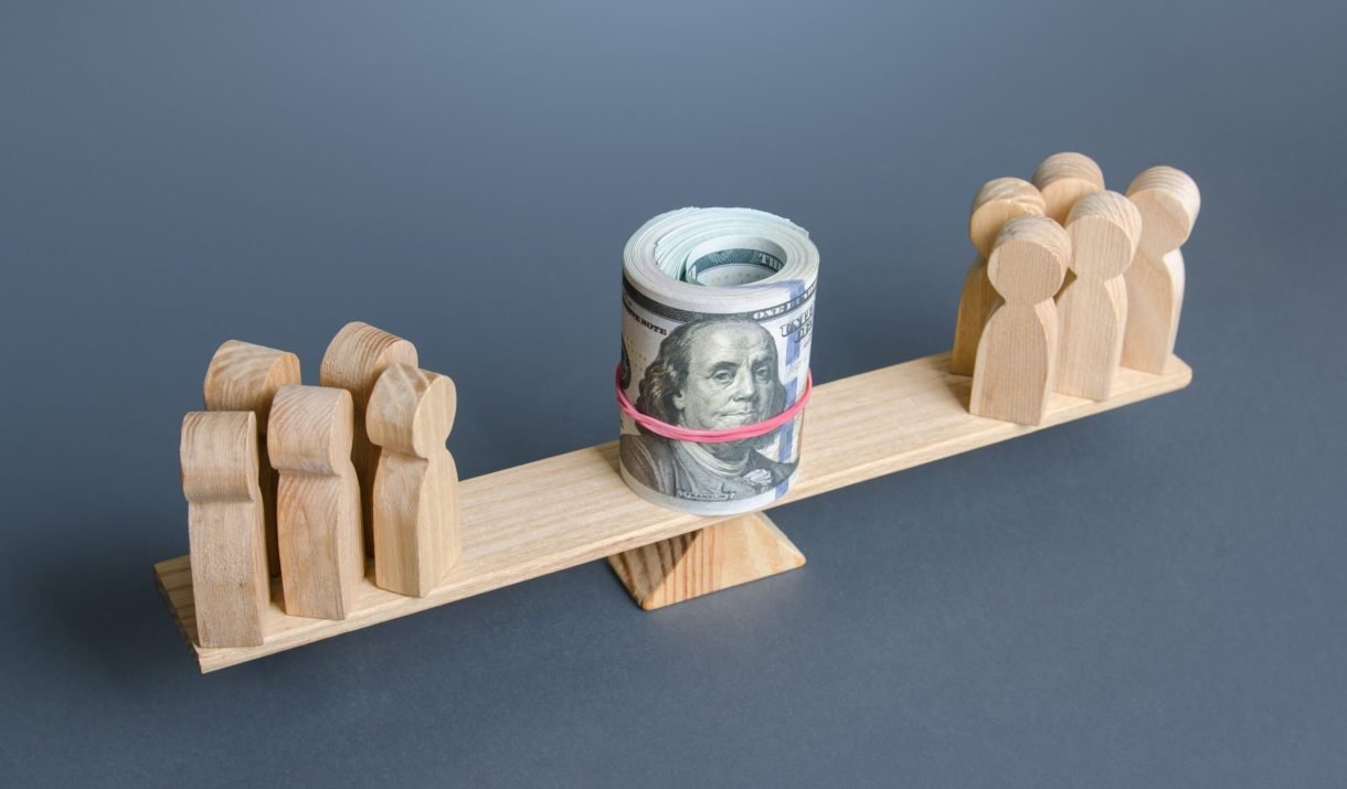 Groups Of People Are Competing For Funding Competi 6X7HLRA Scaled 1 1220x715